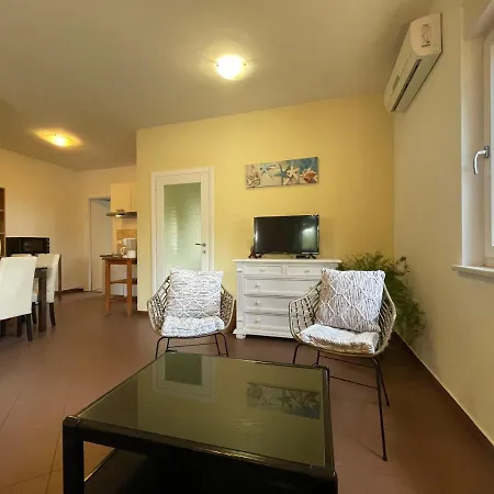 Grand Pool Ika-opatija Appartamento