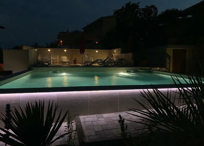 Grand Pool Ika-opatija Apartamento