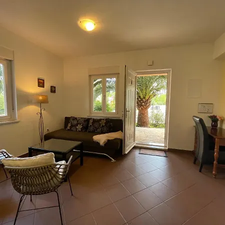 アパート Grand Pool Ika-opatija *