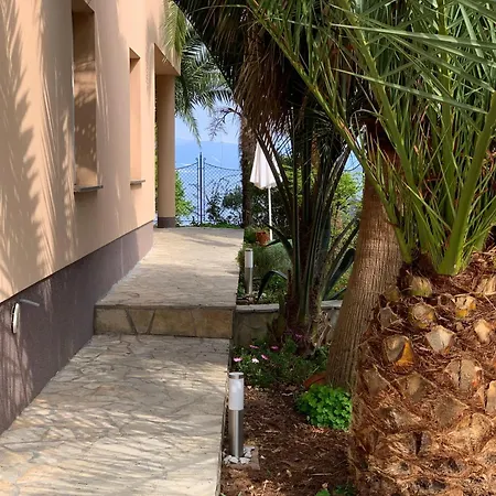 Grand Pool Ika-opatija アパート