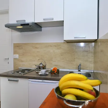 Grand Pool Ika-opatija アパート